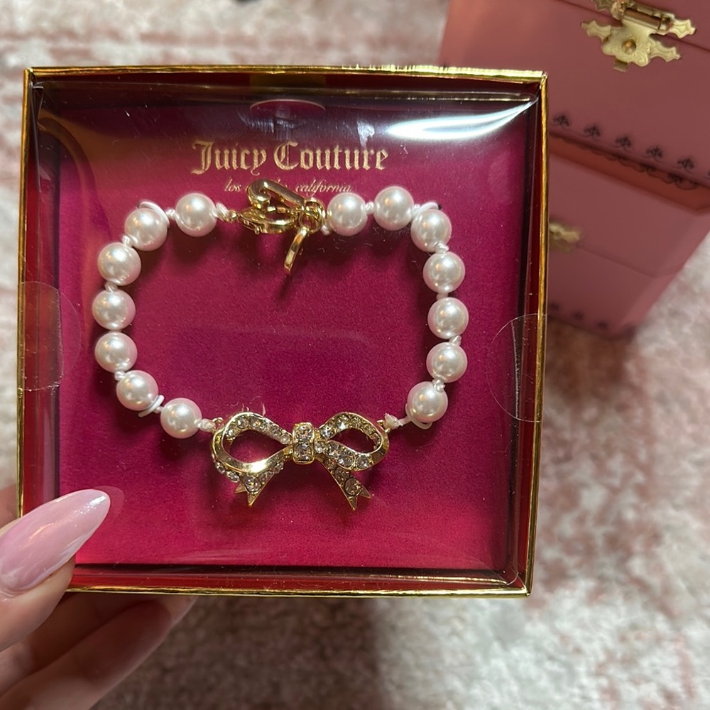 Juicy Couture Gold and Cream Pearl Bracelet